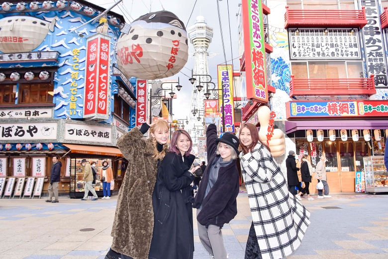 世界で活躍する4人組ガールズバンド Scandalがバンド原点の街 大阪へ 芸能人 著名人のニュースサイト ホミニス