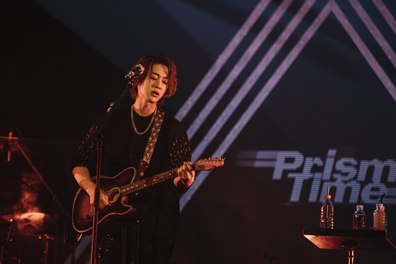キム・ヒョンジュンの長期ライブプロジェクトの第1弾「2021 KIM HYUN JOONG Monthly Concert 『Prism Time』- Red」 