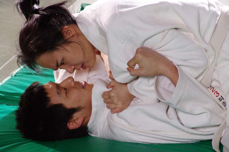 コン・ユとキム・ソナの掛け合いも必見の映画「恋の潜伏捜査」