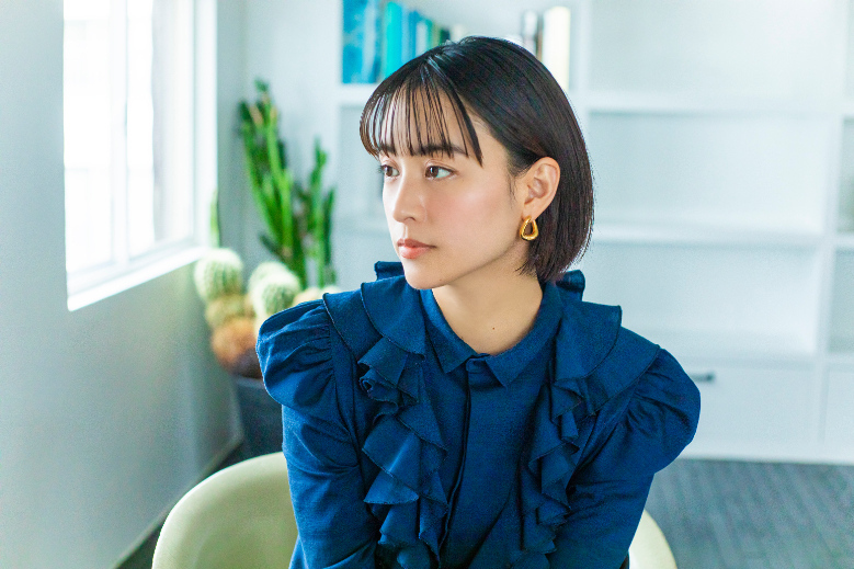 ドラマ「おとなになっても」で綾乃を演じる山本美月