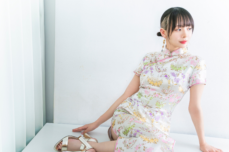 写真集「嶺上開花」をリリースした岡田紗佳