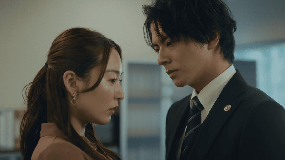 ドラマ『黒弁護士の痴情 世界でいちばん重い純愛』に出演する中尾暢樹、三輪晴香