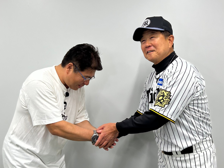 真中満と平田勝男二軍監督