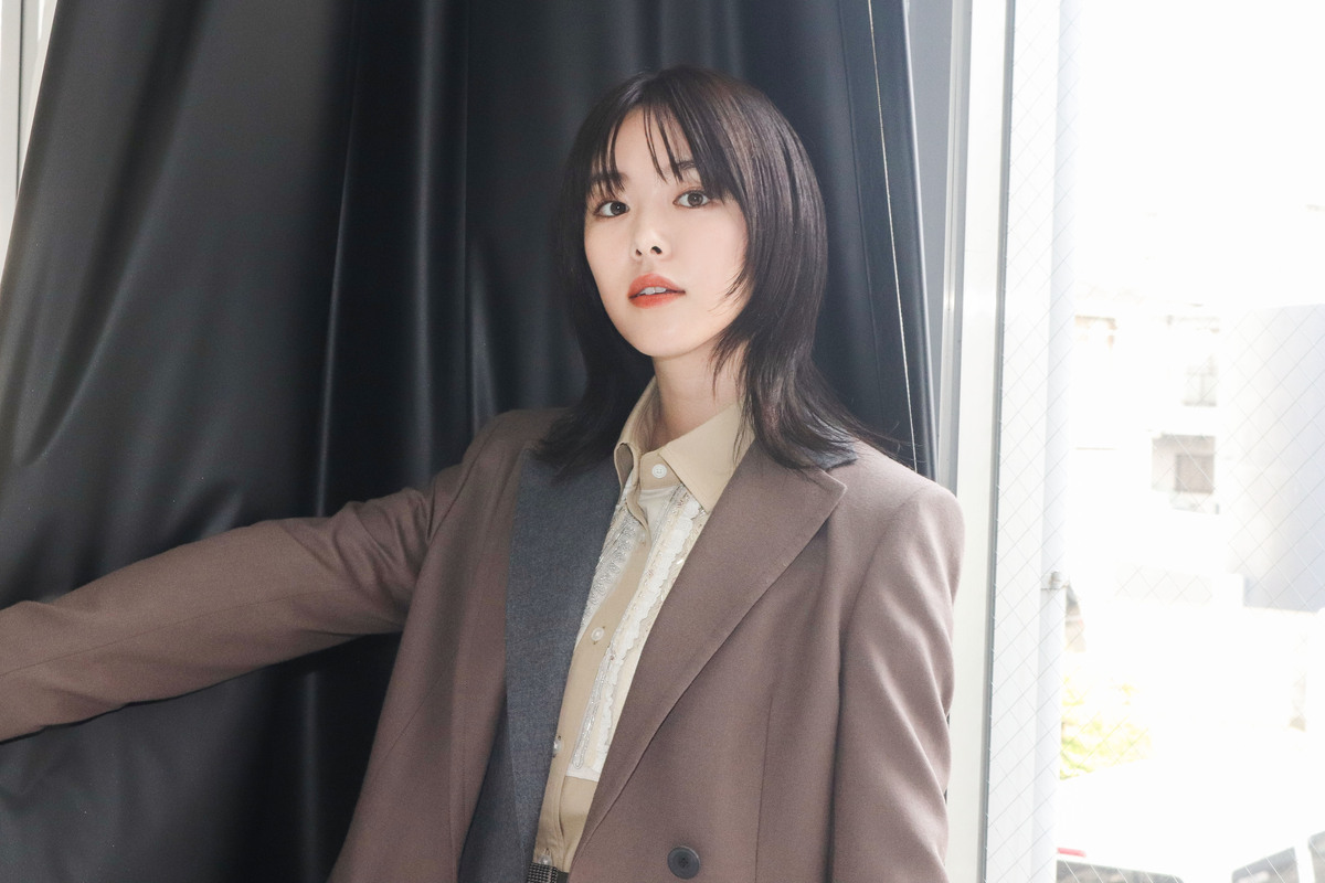 映画「海辺へ行く道」に出演する唐田えりか