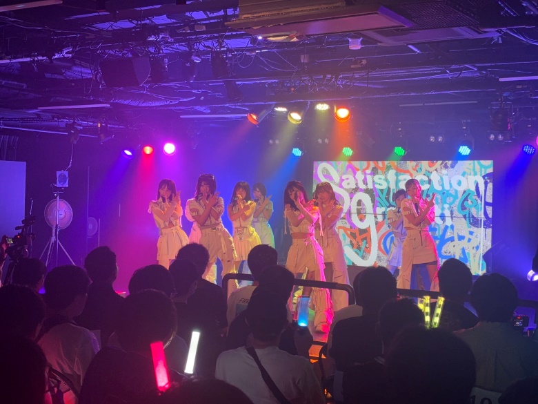 WHITE SCORPIONの「BASE Live #7」の様子
