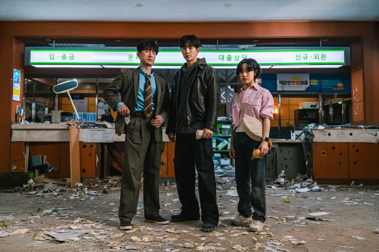 特殊能力者に扮するNetflixシリーズ「CASHERO 〜ヒーローは現金を持つ〜」も控えるジュノ