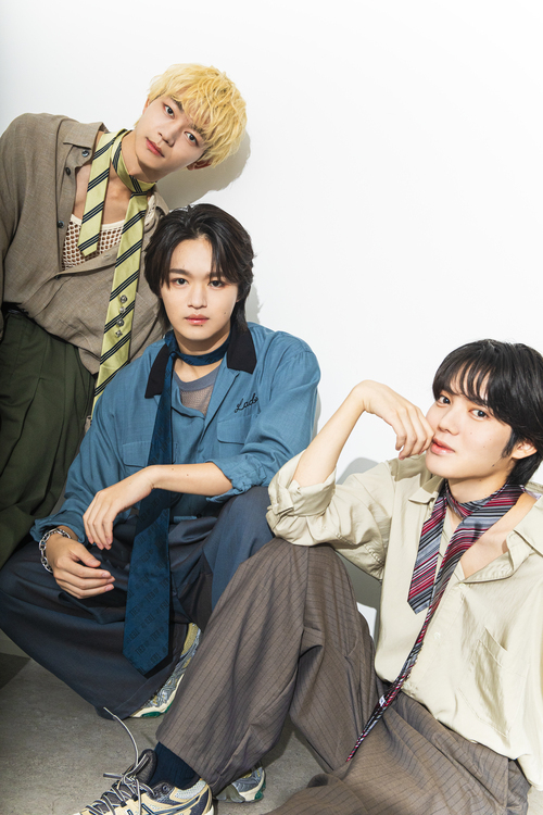 4thシングル『パラノイドランデブー』をリリースした「原因は自分にある。」の大倉空人、小泉光咲、吉澤要人