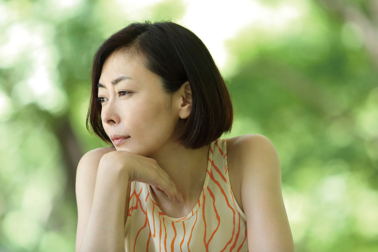 中山美穂とキム・ジェウクの共演で描く日韓合作の恋愛ドラマ「蝶の眠り」 