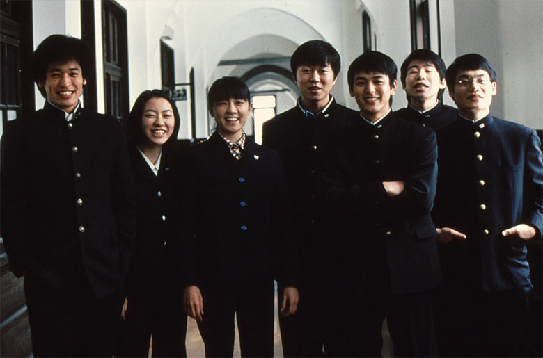 妻夫木聡の主演で、犬と高校生たちとの温かな交流を描いた感動作