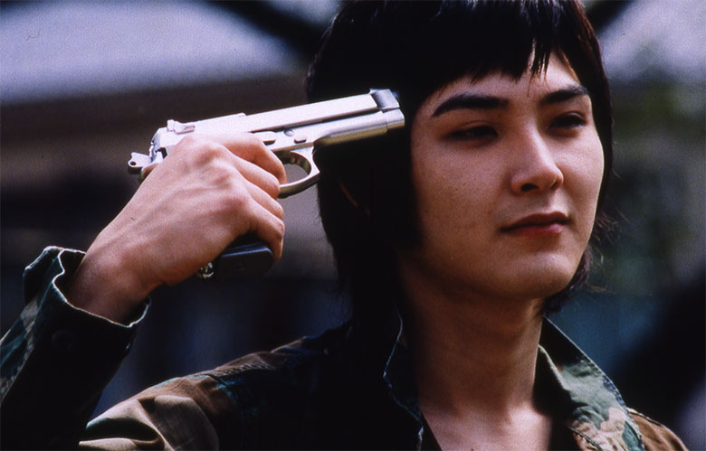 松田龍平が物語の鍵となる人物をミステリアスに演じた