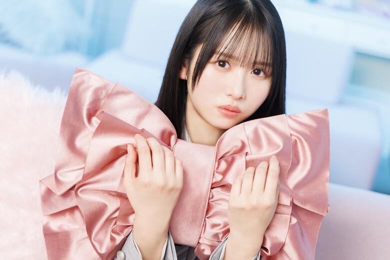 日向坂46・金村美玖、上村ひなの「クリフハンガー」インタビュー・アザーカット集【HOMINIS限定】