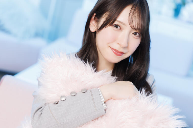 日向坂46・金村美玖、上村ひなの「クリフハンガー」インタビュー・アザーカット集【HOMINIS限定】