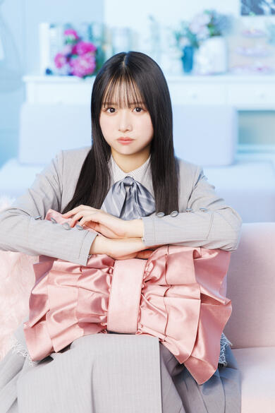 日向坂46・金村美玖、上村ひなの「クリフハンガー」インタビュー・アザーカット集【HOMINIS限定】