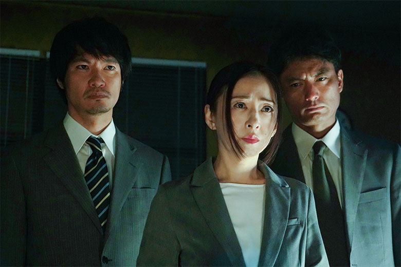 どこか悲しげな男・鷹野秀昭を演じる青木崇高 