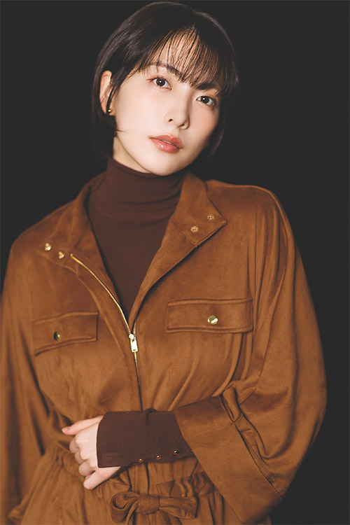 殺人未遂容疑の未決拘禁者、パク・ハユンを演じている知英