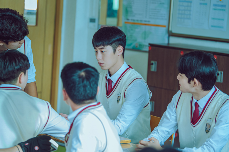 イ・ジェウク、イ・ジュニョンは高校の制服姿も披露！「予期せぬ相続者」 