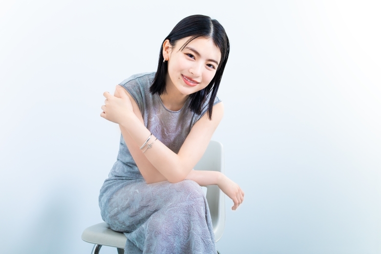 南沙良と出口夏希の未公開ショット！HOMINIS限定撮りおろしカット集