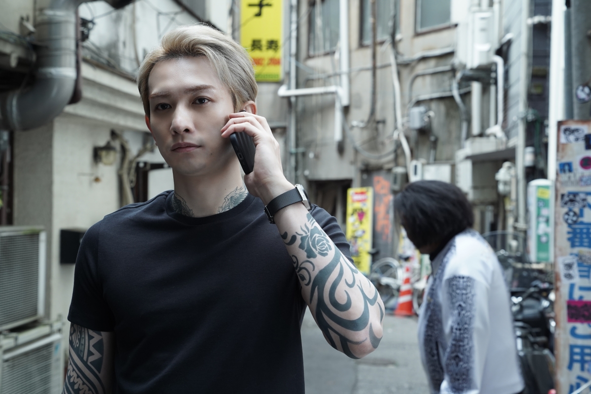 町田啓太がタトゥー姿で放つ貫禄...柳楽優弥＆松村北斗扮するバディが裏社会の暗部に足を踏み入れる「九条の大罪」