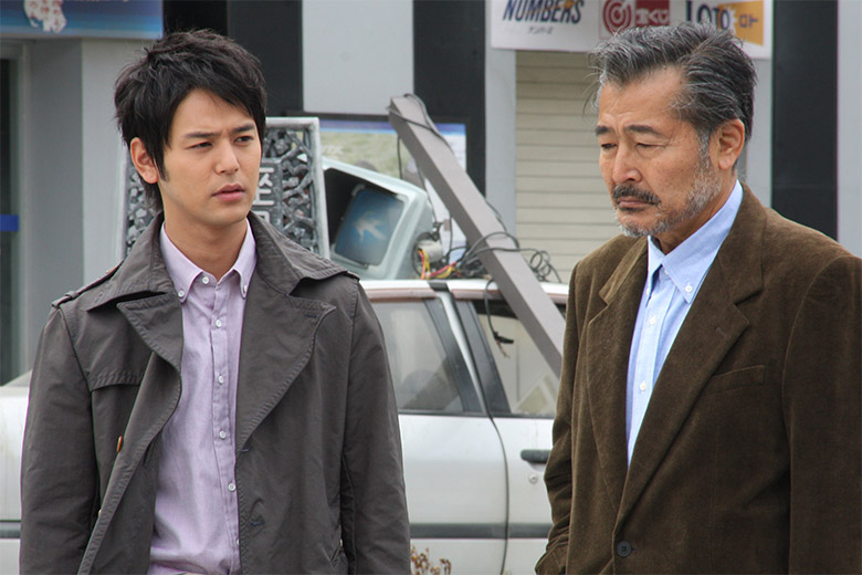 妻夫木聡が未曾有のウイルス禍で患者を救うため奮闘する医師を熱演