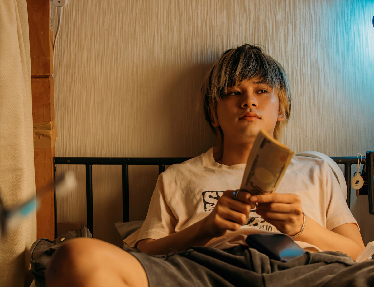 「愚か者の身分」 (C)2025 映画「愚か者の身分」製作委員会