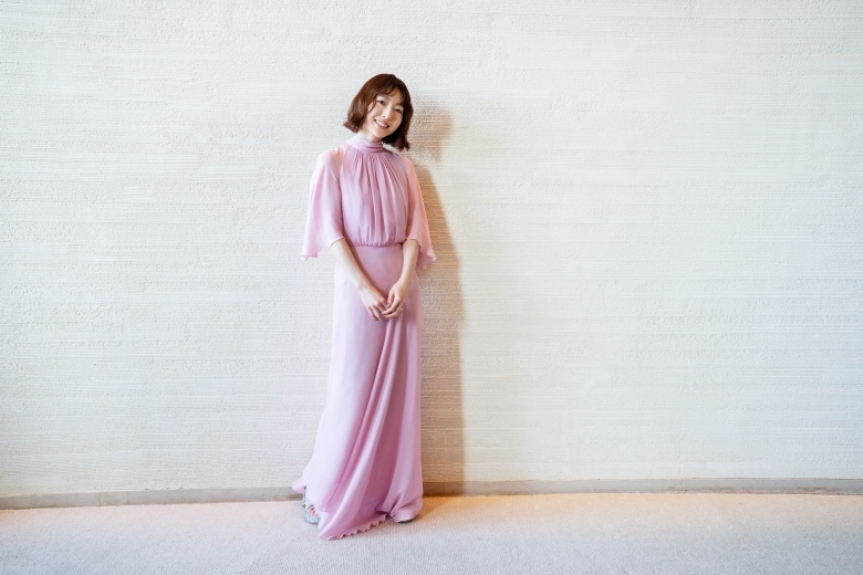 花澤香菜＆石川界人＆石谷春貴の未公開ショット！HOMINIS限定撮りおろしカット集