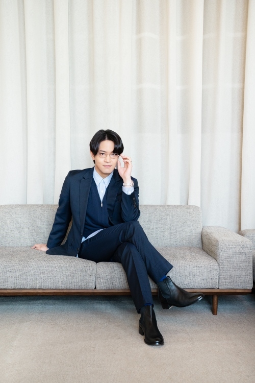 花澤香菜＆石川界人＆石谷春貴の未公開ショット！HOMINIS限定撮りおろしカット集