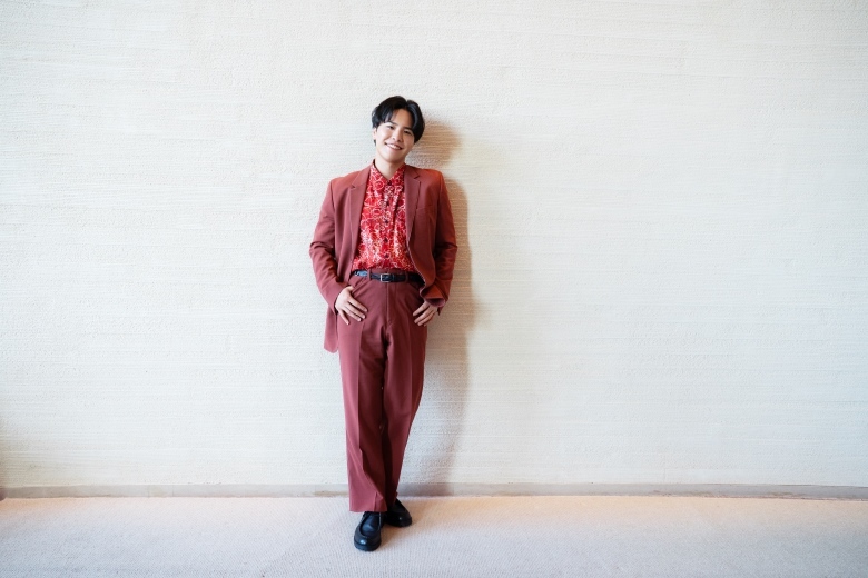 花澤香菜＆石川界人＆石谷春貴の未公開ショット！HOMINIS限定撮りおろしカット集