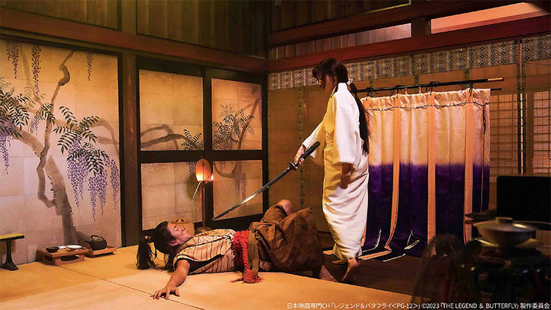 木村拓哉と綾瀬はるかの共演で、信長と濃姫の夫婦の歩みを描く