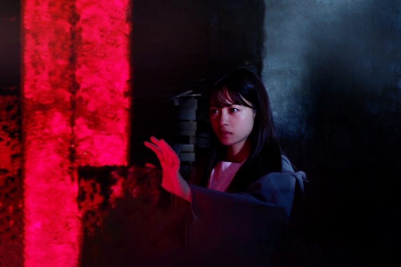 橋本環奈と眞栄田郷敦が、前作から3年後の明日香と高広を切実に演じる「カラダ探し THE LAST NIGHT」