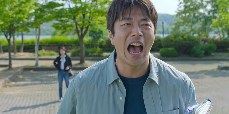 クォン・サンウが急降下した人生の再起に挑む