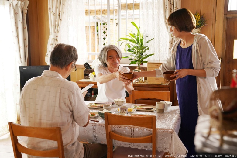 吉岡秀隆が島民の命と向き合う離島医師・五島健助を演じる映画「Dr.コトー診療所」
