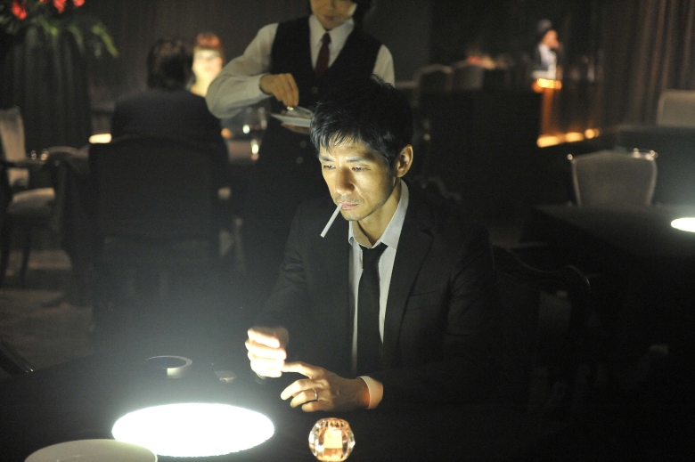 西島秀俊が体現する極限のハードボイルド「MOZU Season1 ～百舌の叫ぶ夜～」