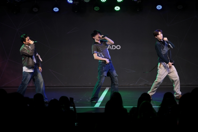 熱気に包まれたステージで躍動！「Reset ～Special Stage～」で見せたパフォーマンス