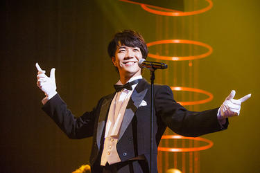 デビュー2年目、若さと意欲にあふれる<strong>中澤卓也</strong>のみずみずしいパフォーマンスを見よ！