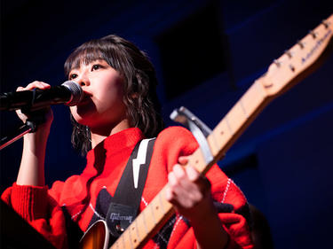 <strong>楠木ともり</strong>がバースデーライブで見せた今の自分と成長「19歳も、みんなの心にあかりを灯したい」