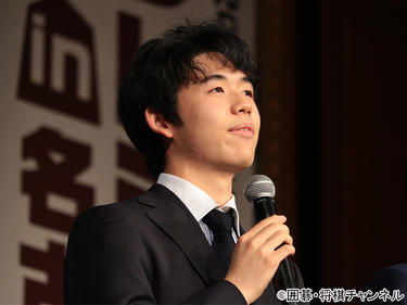 藤井聡太七段が佐藤天彦名人と地元・名古屋で対決！「得がたい経験をして成長できた」