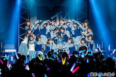 日向坂46のプレミアライブで小坂菜緒が新キャッチフレーズ披露！