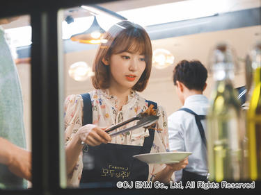 笑顔の「マシッソヨ」が好感度大！IZ*ONE(アイズワン)・宮脇咲良の韓国語の上達具合をチェック！