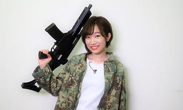 田所あずさが凛々しい戦闘服に！「MUSIX TV」で念願のサバゲー初挑戦