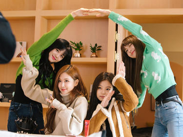 神秘主義な<strong>BLACKPINK</strong>、ステージとギャップありすぎな等身大の