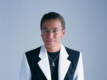 ラジオDJ・<strong>赤坂泰彦</strong>が語る、長年活動し続ける<strong>THE ALFEE</strong>&<strong>スピッツ</strong>の魅力