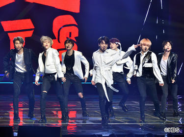 Vやジョングクらソロならではの魅力も！7人のポテンシャルが際立つBTSの貴重なソロステージ
