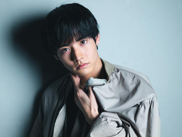 <strong>赤楚衛二</strong>が<strong>坂口健太郎</strong>との共演を語る「改めて素敵だなと思いました」