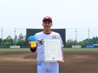 楽天イーグルス・<strong>高田孝一</strong>がファーム月間MVPを受賞！「早く一軍の舞台で一軍の打者に投げたい」