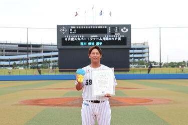 ファーム月間MVPを受賞した<strong>ロッテ・西川僚祐</strong>に<strong>河野万里奈</strong>がインタビュー！<strong>西川</strong>「ZOZOマリンスタジアムでホームランが目標」