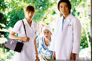 <strong>吉岡秀隆</strong>が「Dr.コトー診療所」での圧倒的な演技力で魅せるブレない役作り