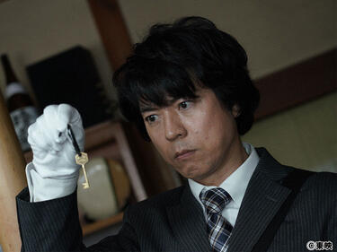<strong>上川隆也</strong>が演じるマイペースな変わり者刑事が癖になる！遺留品が持つ意味から事件を紐解く「遺留捜査」シリーズ