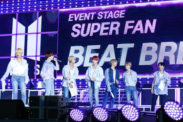 7人完全体による新曲「Take Two」に歓喜の声！デビュー10周年のBTSがもたらす影響力とその軌跡