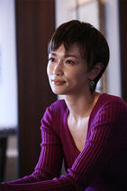 <strong>長谷川京子</strong>が色気と圧倒的なビジュアルで挑んだ、松本清張没後20年特別企画「危険な斜面」