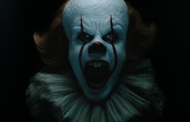 奇態のピエロに油断するな...！恐怖に慄く映画「IT／イット THE END 